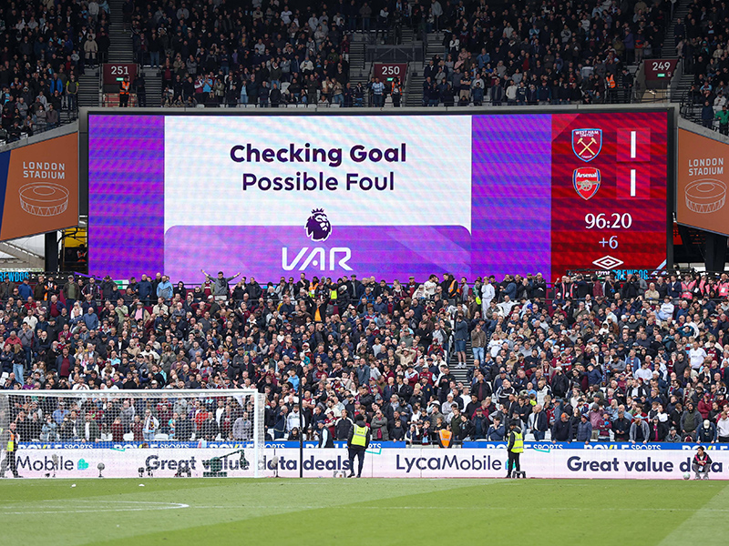Rooney backs VAR decision after Arsenal victory