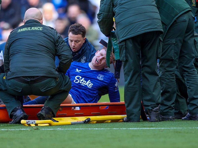 Hamstring problem sidelines Branthwaite for rest of season