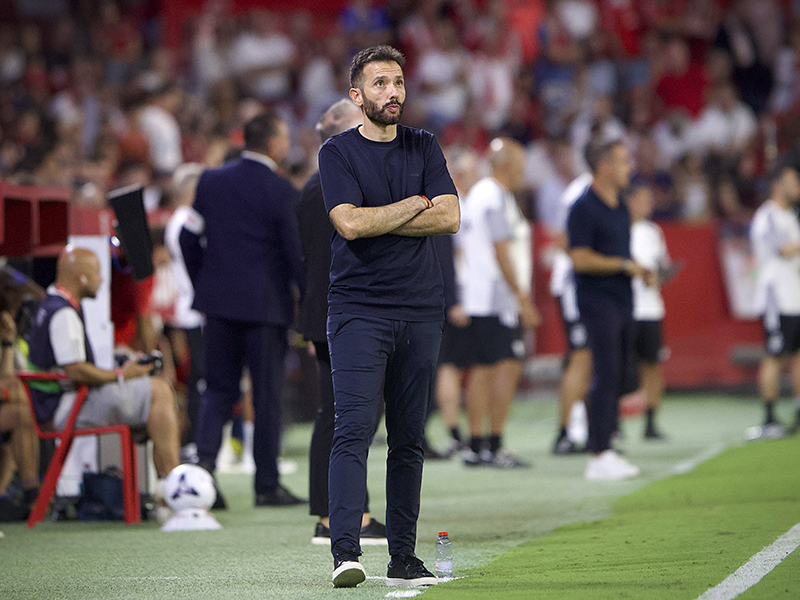 Valencia sack Carlos Corberán after poor season start