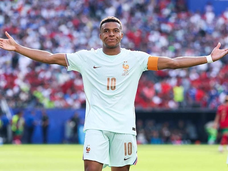 France continue dominant World Cup run with convincing Morocco victory