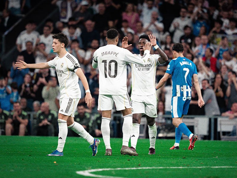 Real Madrid close gap with win over Alaves