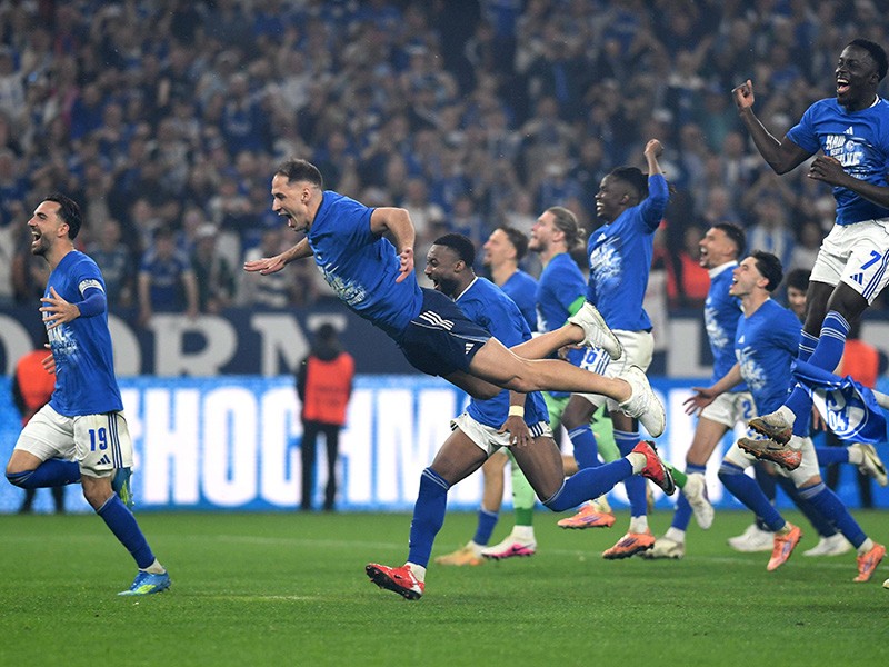 Kenan Karaman sends Schalke back to Germany’s top flight
