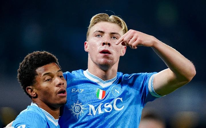 Hojlund Brace Fires Napoli Past Juventus to Reach Serie A Summit