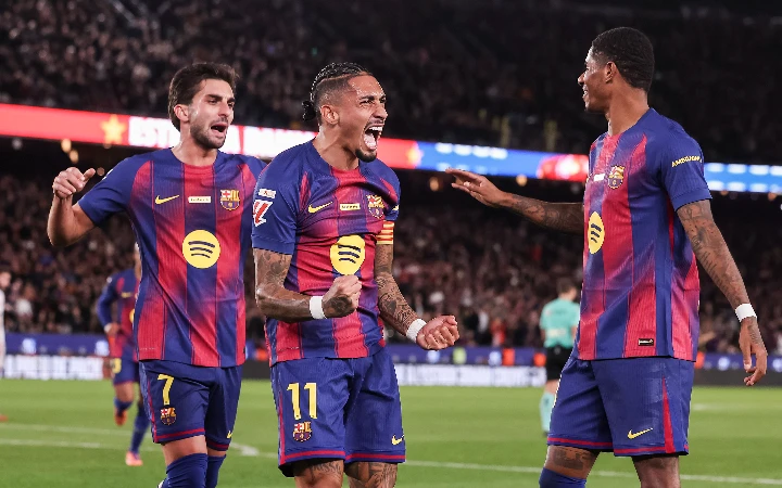 Raphinha Double Helps Barcelona Extend Lead to Seven Points