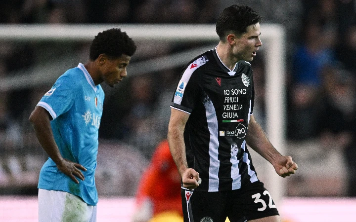 Udinese shock Napoli to dent Conte title push