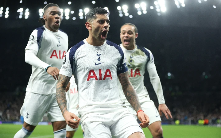 Solanke scores as Tottenham ease pressure on Frank with Dortmund win
